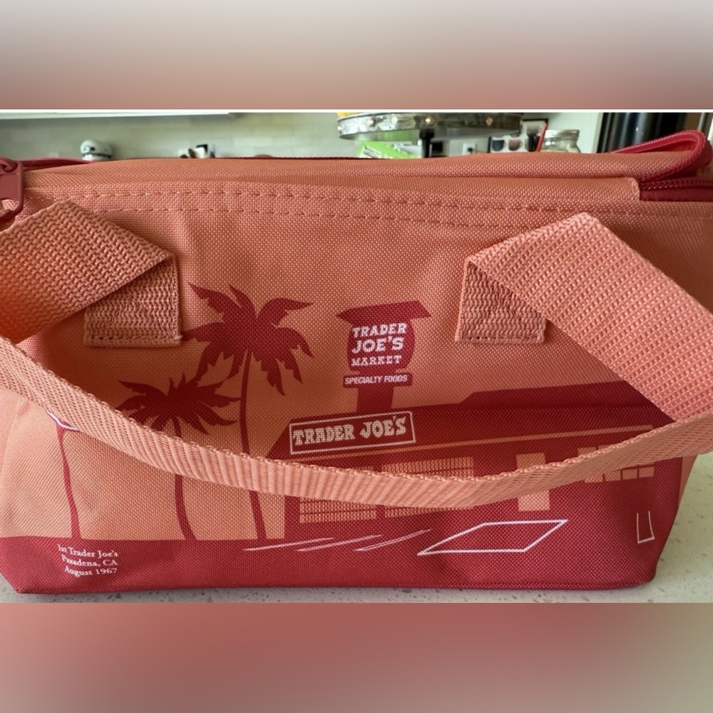 Trader Joe's  PEACH Mini Insulated Lunch Bag NEW RELEASE LIMITED 1.5 Gallon